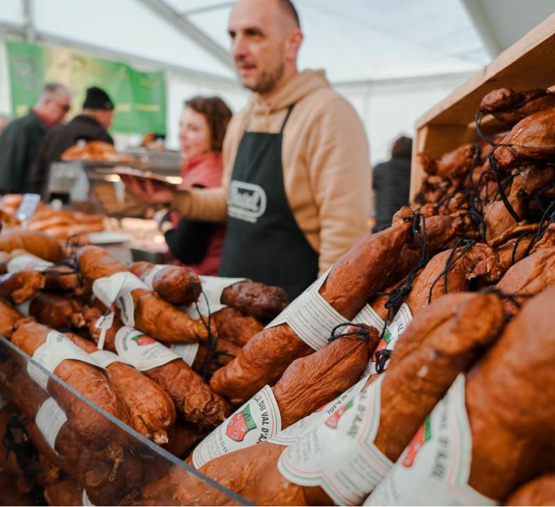 Les vendredis s’animent au marché nocturne du Girmont Val‑d’Ajol